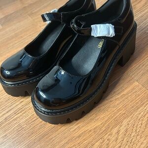 Dream Pairs Black Platform  Shoes